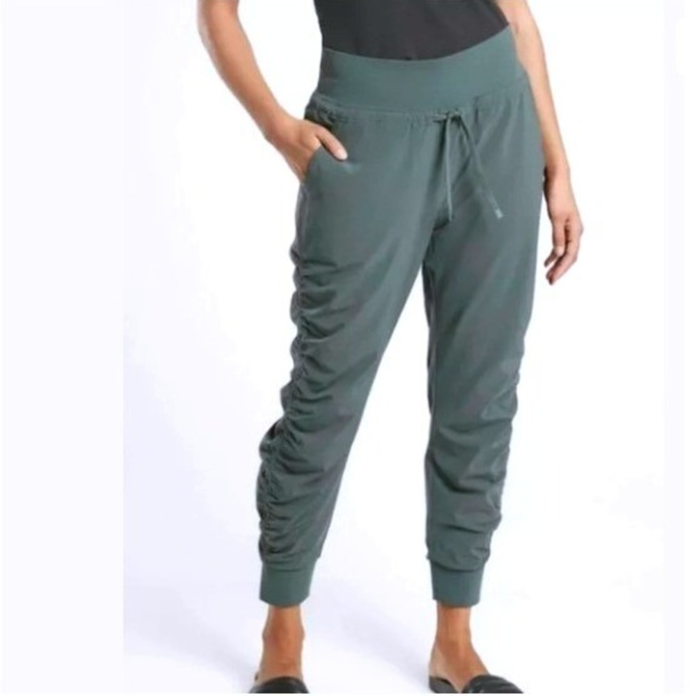 Athleta Women's Attitude Mid Rise Jogger 
Bali Green